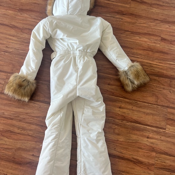 Snow suit - Picture 2 of 9